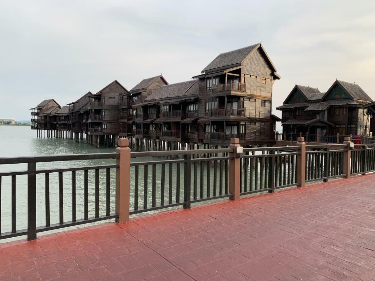 Langkawi Lagoon Resort Water Chalet Пантай-Сенанг Экстерьер фото